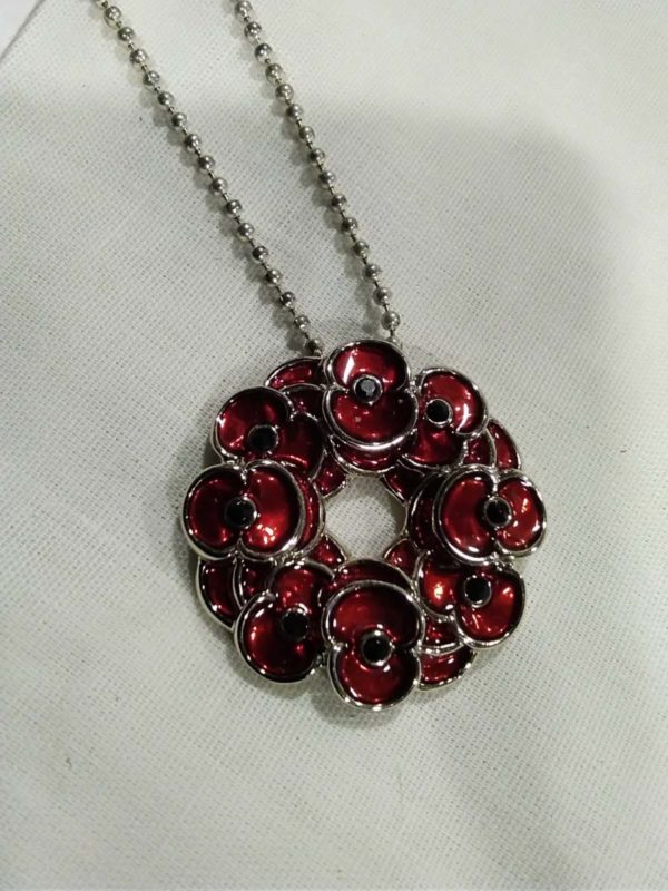 lot 255 Poppy necklace - Image 4