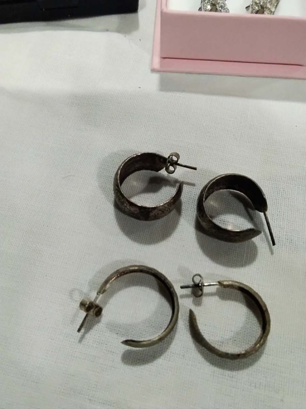 lot 256 earrings inc 4x silver pairs - Image 3