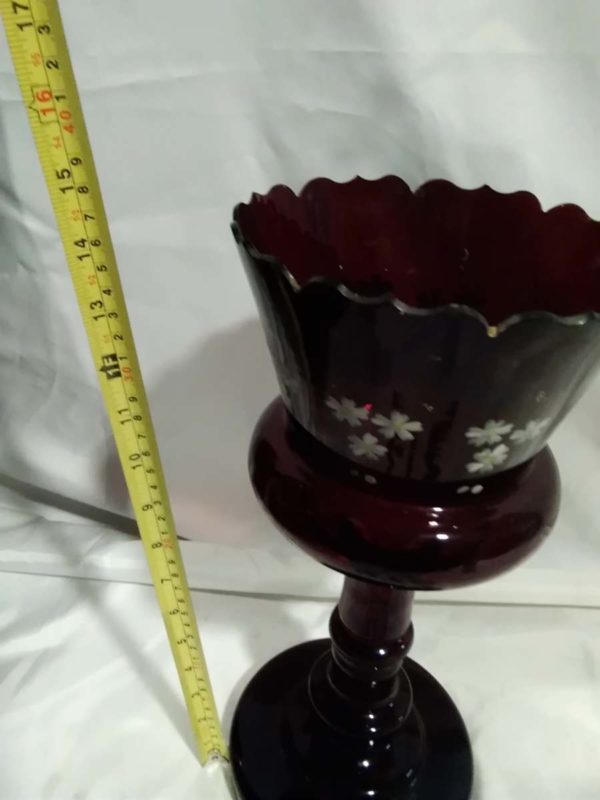 lot 272 tall Cranberry glass dish / lustre vase ( small chip on rim) - Image 2