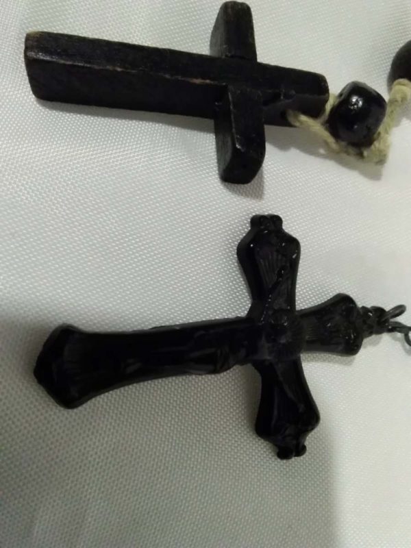 lot 278 2x vintage wooden Rosary beads with crosses - Image 2