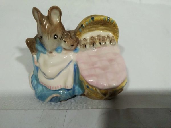 lot 286 Royal Albert Hunca Munca Beatrix Potter