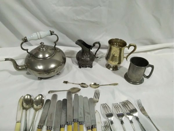 lot 300 cutlery & mixed metal ware - Image 3