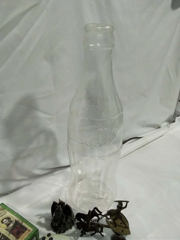 lot 319 PS controllers, plastic coke bottle, metal ornaments, puzzle - Image 2