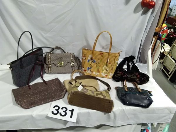 lot 331 hand bags inc Butler & Wilson