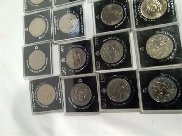 lot 338 quantity of cased commemorative coins - Image 2