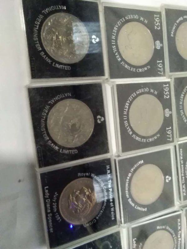 lot 338 quantity of cased commemorative coins - Image 3