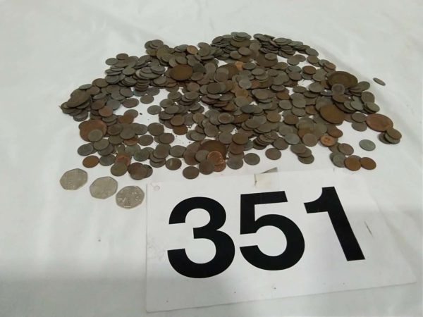 lot 351 quantity of coins