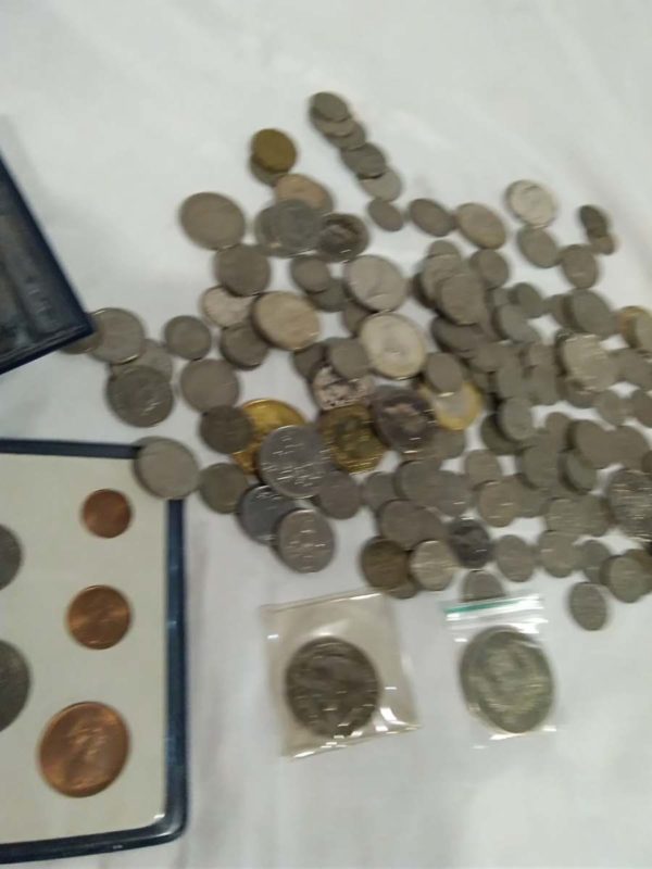 lot 362 Britians first decimal coins folders & various coins - Image 6