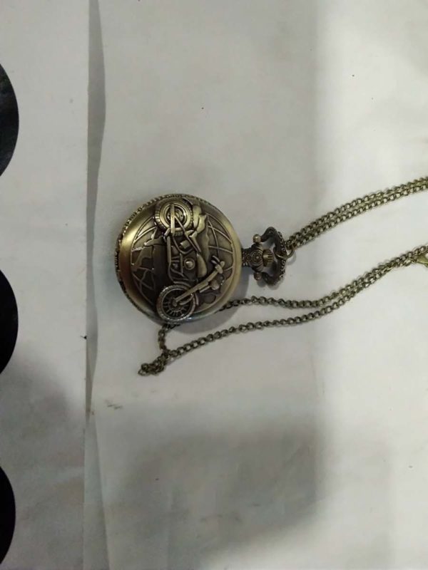 lot 366 quartz vintage style pocket watch with chain