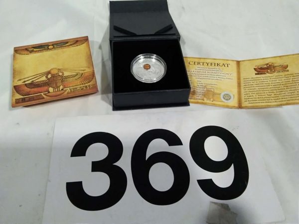 lot 369 2016 fine .999 silver amber scarab coin & COA