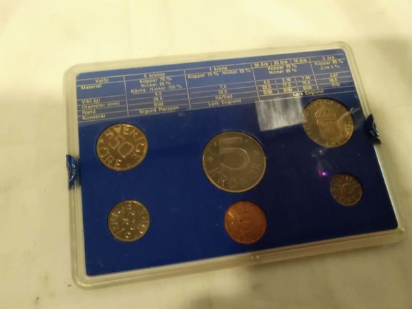 lot 373 Sweden annual coin set 1984