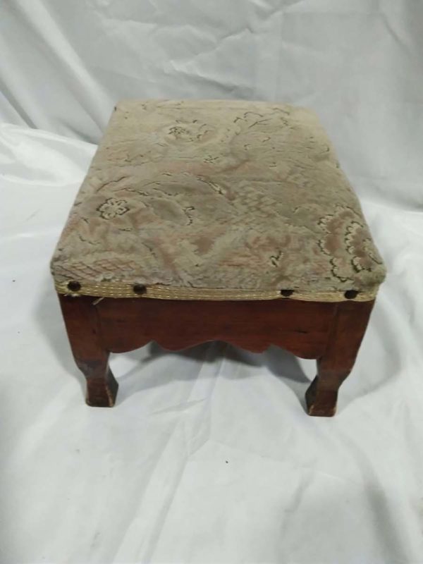 lot 399 small foot stool - Image 4