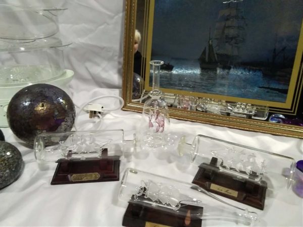 lot 413 house hold items steamer, mirror, glass ware, 6x paper weights etc - Image 5