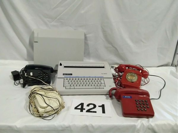 lot 421 Smith Corona XL1500 electric typewriter & 4 x  retro telephones