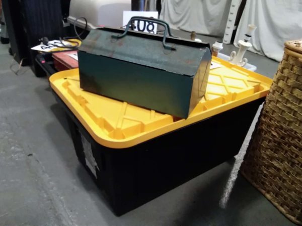 lot 422 large storage box & tool box