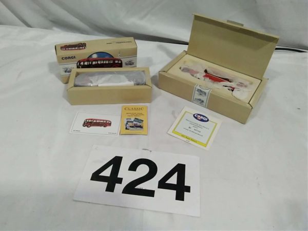 lot 424 2 x Corgi boxed buses