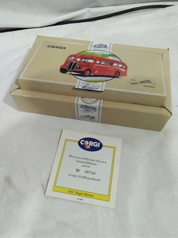 lot 424 2 x Corgi boxed buses - Image 4