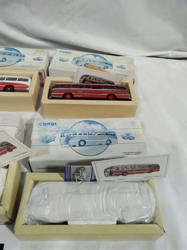 lot 435 6 Corgi Buses some still wrapped ( boxes Damaged) - Image 5