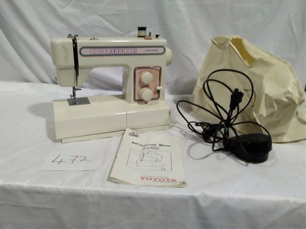 lot 472 Toyota sewing machine