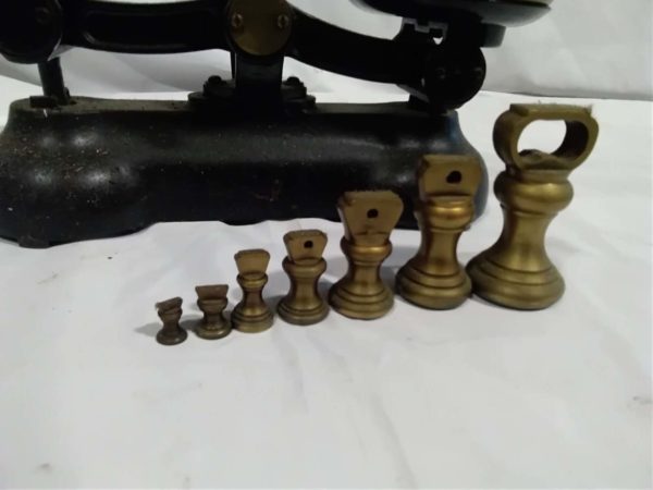 lot 473 vintage scales & weights - Image 4