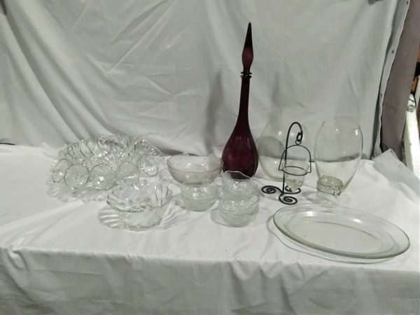 lot 474 glass wear inc Punch bowl, vases  etc