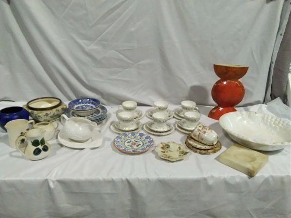 lot 476 mixed China inc blue & white plates