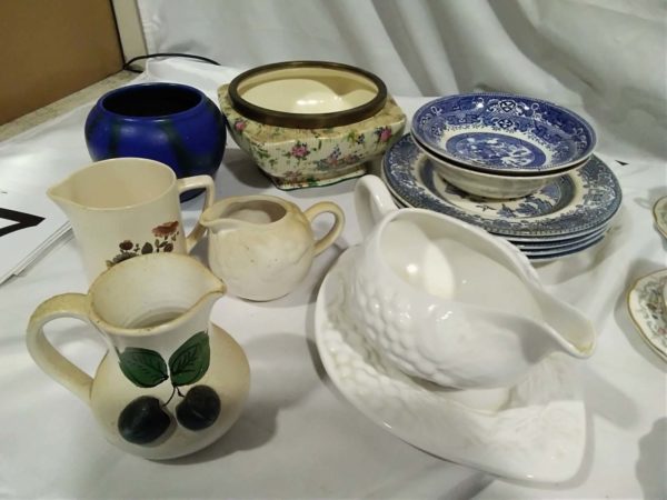 lot 476 mixed China inc blue & white plates - Image 12