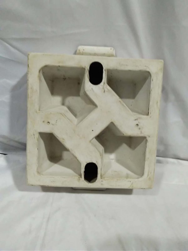 lot 479 wall block mould - Image 3