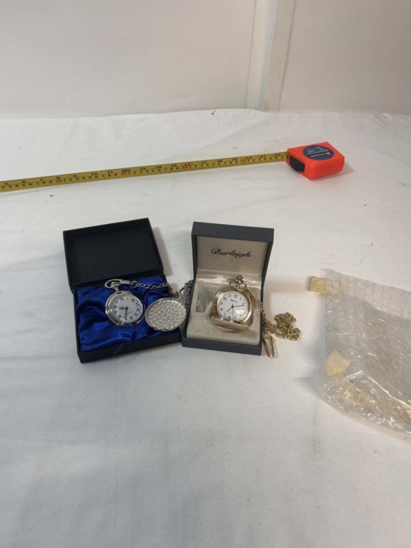 Lot 1073 – 2 Pocket Watches