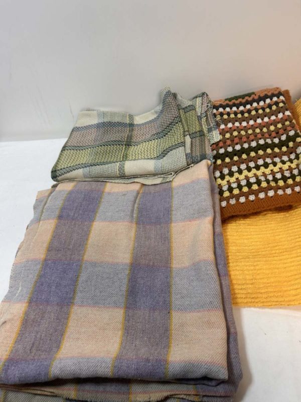 Lot 1074 – Selection of Blankets As Found - Image 2