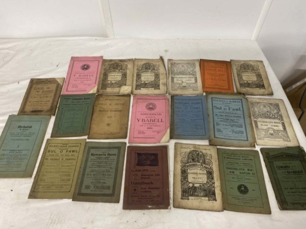 LOT 1080 JB : VINTAGE WELSH HAND BOOKLETS