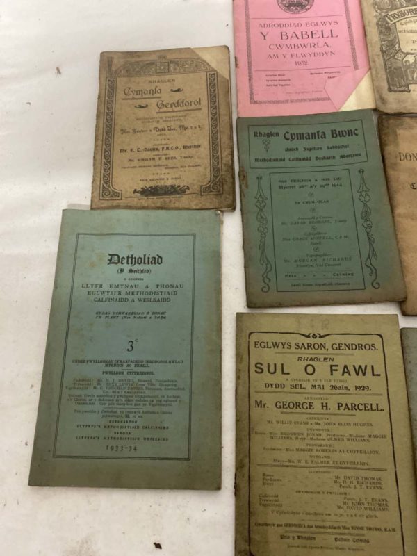 LOT 1080 JB : VINTAGE WELSH HAND BOOKLETS - Image 4