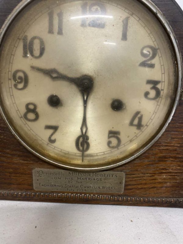 LOT 1082 JB : VINTAGE MANTLE CLOCK AND OTHERS - Image 2