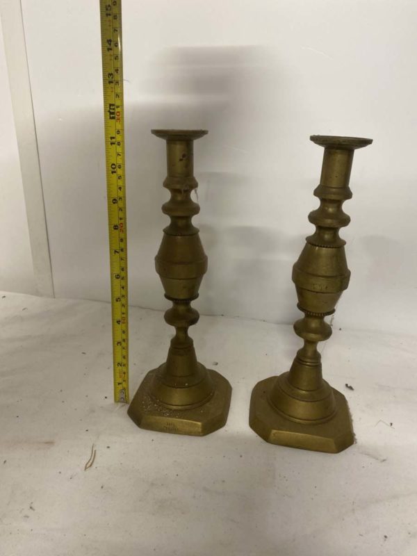 LOT 1083 JB : PAIR OF VINTAGE BRASS CANDLE STICKS 1.4 KG - Image 2