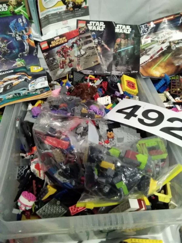 lot 492 approx 24 kilos of mixed lego & booklets - Image 15