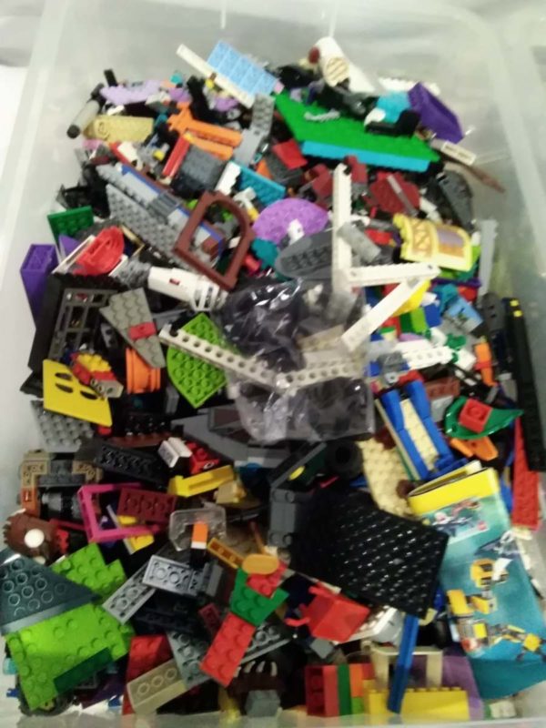 lot 492 approx 24 kilos of mixed lego & booklets - Image 3