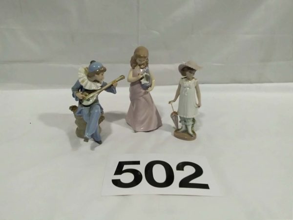 lot 502 3x NAO figurines - Image 2