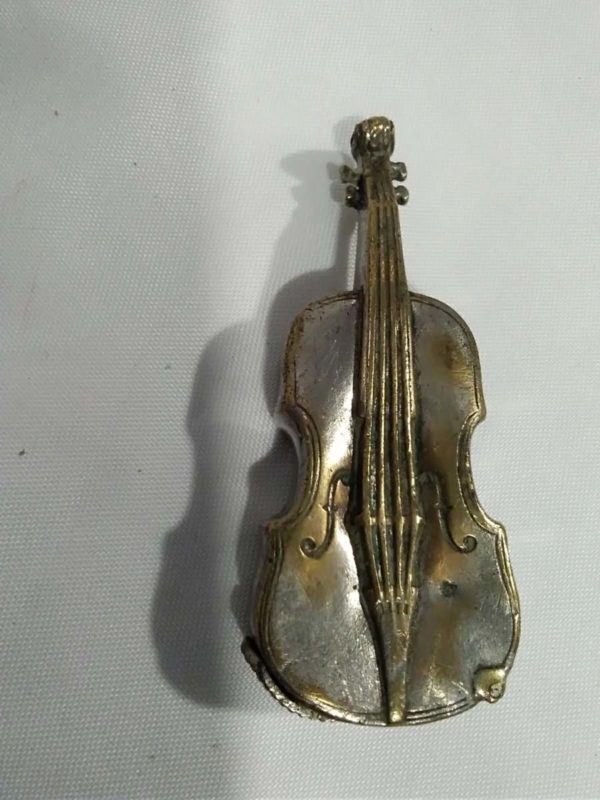 lot 514 unusual vintage violin vesta case / match safe - Image 2