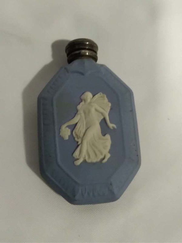 lot 517 vintage Wedgewood Jasperware perfume bottle - Image 7