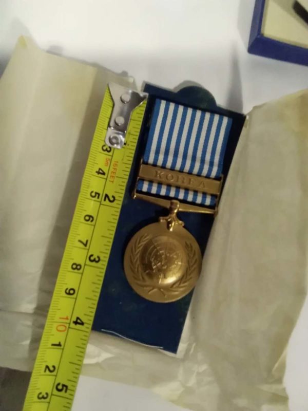 lot 519 genuine 1951-53 United Nations Issued full size medal - Image 3