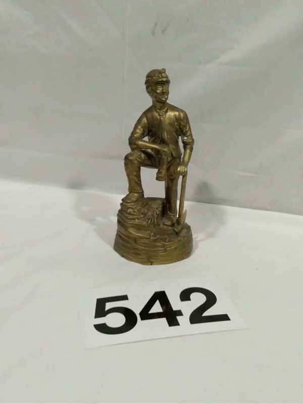 lot 542 tall brass miner ( 2.5kilos) - Image 3