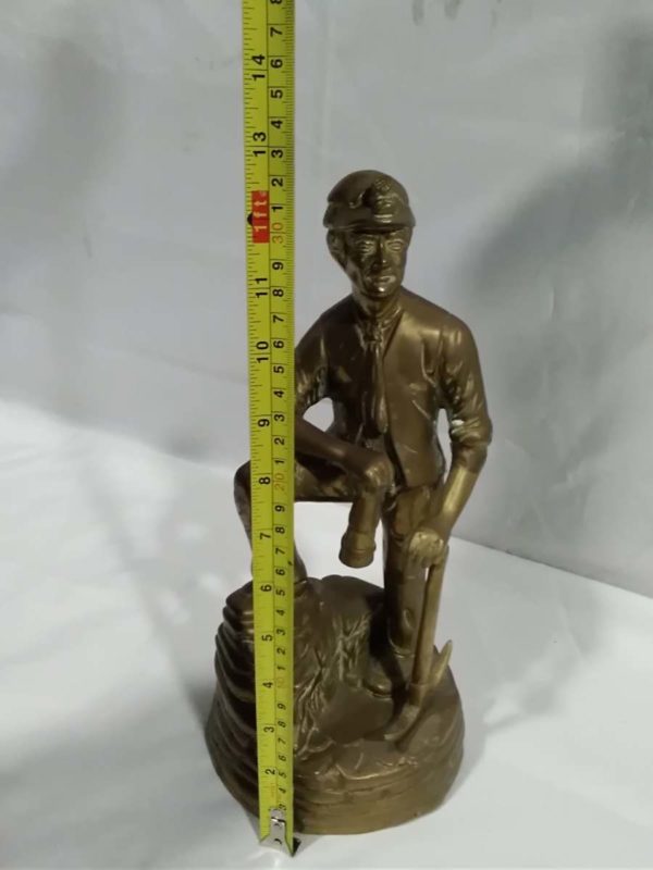 lot 542 tall brass miner ( 2.5kilos) - Image 2