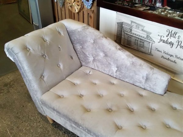 lot 547 grey Chaise Longue - Image 3