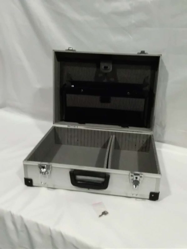 lot 548 coin collectors case/ briefcase & key