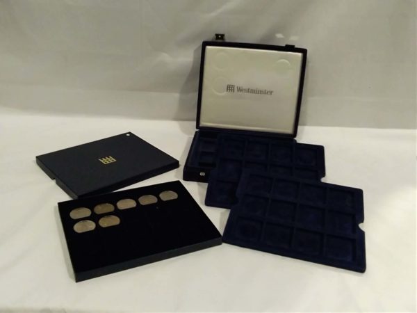 lot 554 empty coin box & trays & commemorative coins