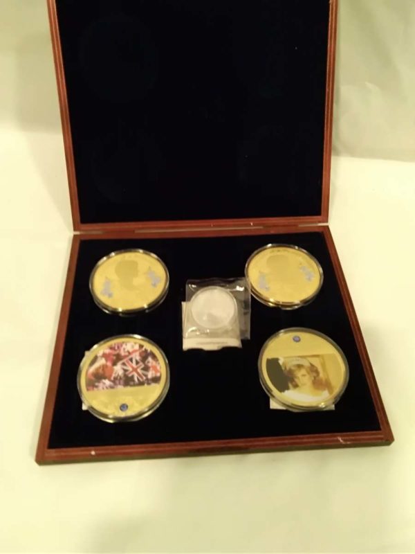 lot 567 cased Princess Diana collectables coins