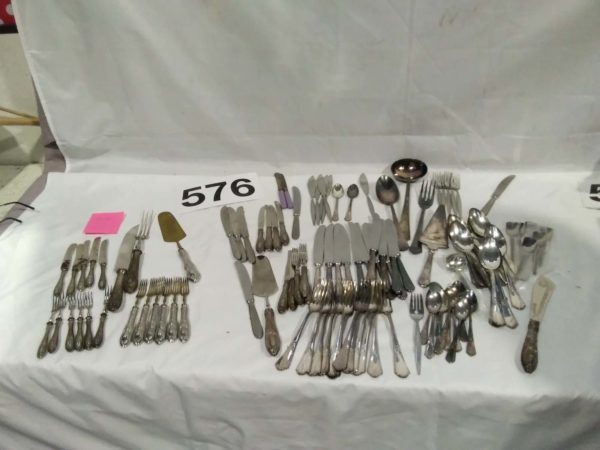 lot 576 vintage cutlery inc some marked ARG 1000 & VM 800