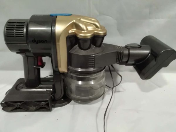 lot 582 dyson animal DC 16 charger & attachments - Image 2