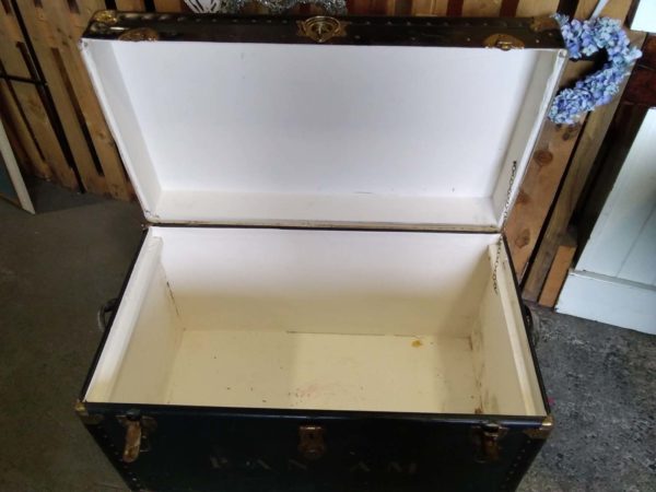 lot 588 large travel/storage chest stamped PAN AM - Image 8