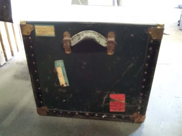 lot 588 large travel/storage chest stamped PAN AM - Image 3